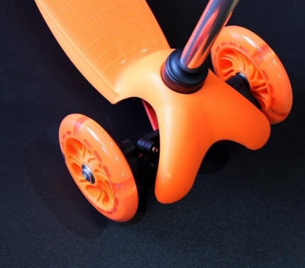 Самокат трехколесный  Moove&amp;Fun  MF-MINI-LED оранжевый, фото 4
