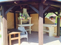 Печь Аристократ 702 Прямоугольный кирпич микс коричневого с желтым