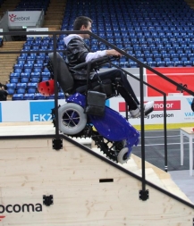 Инвалидная кресло-коляска для перемещения по горизонтальной поверхности, лестницам и бордюрам CATERWIL GTS, фото 3