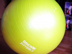 Гимнастический мяч 65 см фисташковый, фото 3