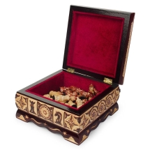 Шахматы резные ручной работы в ларце малые Шахматы резные ручной работы в ларце малые