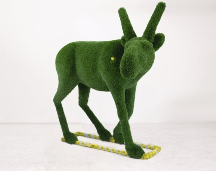 Топиари сайгак Самец - газон Deluxe Green, фото 1