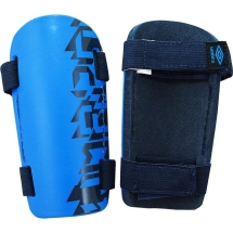 Щитки любительские "UMBRO Veloce Slip", размер M, пластик, без голеностопа, сине-черный Щитки любительские "UMBRO Veloce Slip", размер M, пластик, без голеностопа, сине-черный