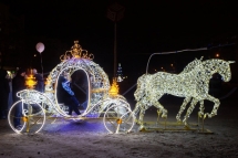 Световая фигура Королевская карета и 2 королевских коня 02/041