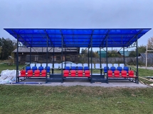 Трибуна сборно-разборная 3-х рядная на 40 мест (с навесом, 2 прохода) СТ-234 Трибуна сборно-разборная 3-х рядная на 40 мест (с навесом, 2 прохода) СТ-234