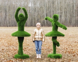 Топиари композиция балерины Мари и Диана - газон Deluxe, фото 2