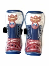 Щитки футбольные триколор Щитки футбольные триколор