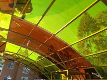 Навес из нержавеющей стали и монолитного поликарбоната