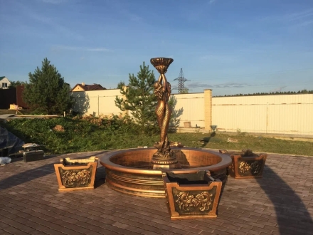 Фонтан Королевский с русалками и вазонами, фото 1