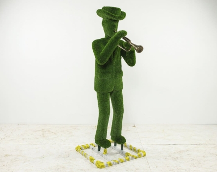 Топиари городской музыкант с трубой - газон Eco, фото 1