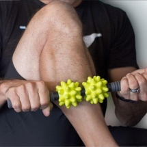 Массажер c рукоятками Beastie Bar, жесткость: стандартная Массажер c рукоятками Beastie Bar, жесткость: стандартная