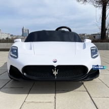 Электромобиль Maserati MC20 белый