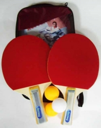 Набор для н/т RUIFENG 2108 318 (2 ракетки + 3 шара) в чехле Набор для н/т RUIFENG 2108 318 (2 ракетки + 3 шара) в чехле