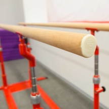 Брусья гимнастические мужские облегченные (жерди шпонированные) Брусья гимнастические мужские облегченные (жерди шпонированные)