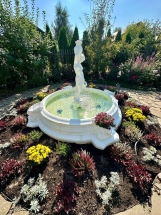 Фонтан Леоновский S и Девушка с кувшином Фонтан Леоновский S и Девушка с кувшином