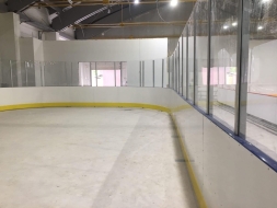 Хоккейная площадка 60х30 м стеклопластик 5 мм с ограждением за воротами, фото 5