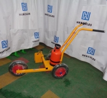 Машинка для разметки поля с ручной помпой