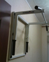 Турник-брусья на раме