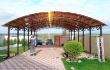 Арочный навес с элементами ковки