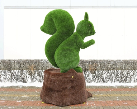 Топиари композиция белка Роза на пне - газон Deluxe+Eco, фото 2