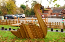 Вазон Лебедь