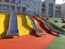 Горка из нержавейки со скатом типа желоб Горка из нержавейки со скатом типа желоб