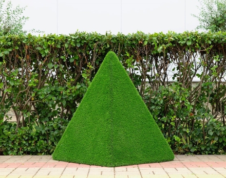 Топиари пирамида зеленая, маленькая - газон Eco, фото 1