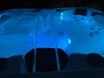 Уличный джакузи с подогревом Jazzi Pool 329A1 Capri Уличный джакузи с подогревом Jazzi Pool 329A1 Capri