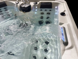 Уличный джакузи с подогревом Jazzi Pool 329A1 Capri, фото 3