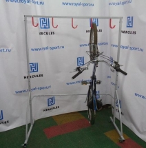 Стойка для хранения велосипедов на складе Стойка для хранения велосипедов на складе