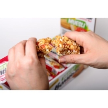 Мультизлаковый батончик Bombbar 45 гр., Клубника-миндаль, шт.