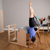 Лестница с бочкой для пилатес Balanced Body Ladder Barrel 719-010 Лестница с бочкой для пилатес Balanced Body Ladder Barrel 719-010