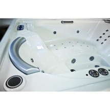 Гидромассажный спа-бассейн Радомир Deluxe (чаша белая, комплектация Platinum) Гидромассажный спа-бассейн Радомир Deluxe (чаша белая, комплектация Platinum)