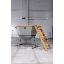 Сибирский банный чан "Елисей Силович" на подставке 1650 мм опора - нерж. сталь Сибирский банный чан "Елисей Силович" на подставке 1650 мм опора - нерж. сталь