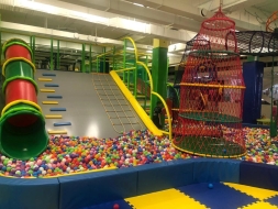 Большой Скалодром-вулкан с двумя горками (10,9*8,55*4,1 м.), фото 3 Большой Скалодром-вулкан с двумя горками (10,9*8,55*4,1 м.), фото 3