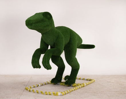 Топиари динозавр Велоцераптор - газон Есо, фото 1