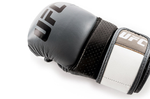 (UFC PRO Перчатки для спарринга серые S/M)
