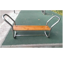 Лавочка из нержавеющей стали и деревянного сидения