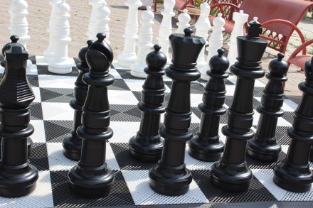 Шахматы гигантские (король 90 см) с пластиковой доской 3,3*3,3м, фото 2