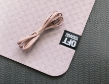 Мат для йоги 6 мм двухслойный темный абрикос-черный Мат для йоги 6 мм двухслойный темный абрикос-черный