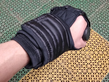 Перчатки для фиксации кисти на рукояти тренажеров, фото 2
