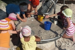 Детская площадка для игр с песком и водой Расселл, фото 2 Детская площадка для игр с песком и водой Расселл, фото 2